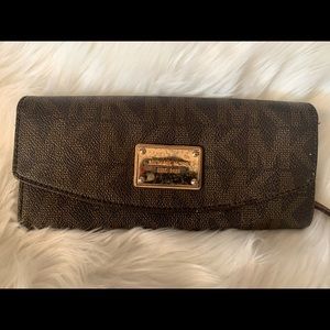 Michael kors wallet.
